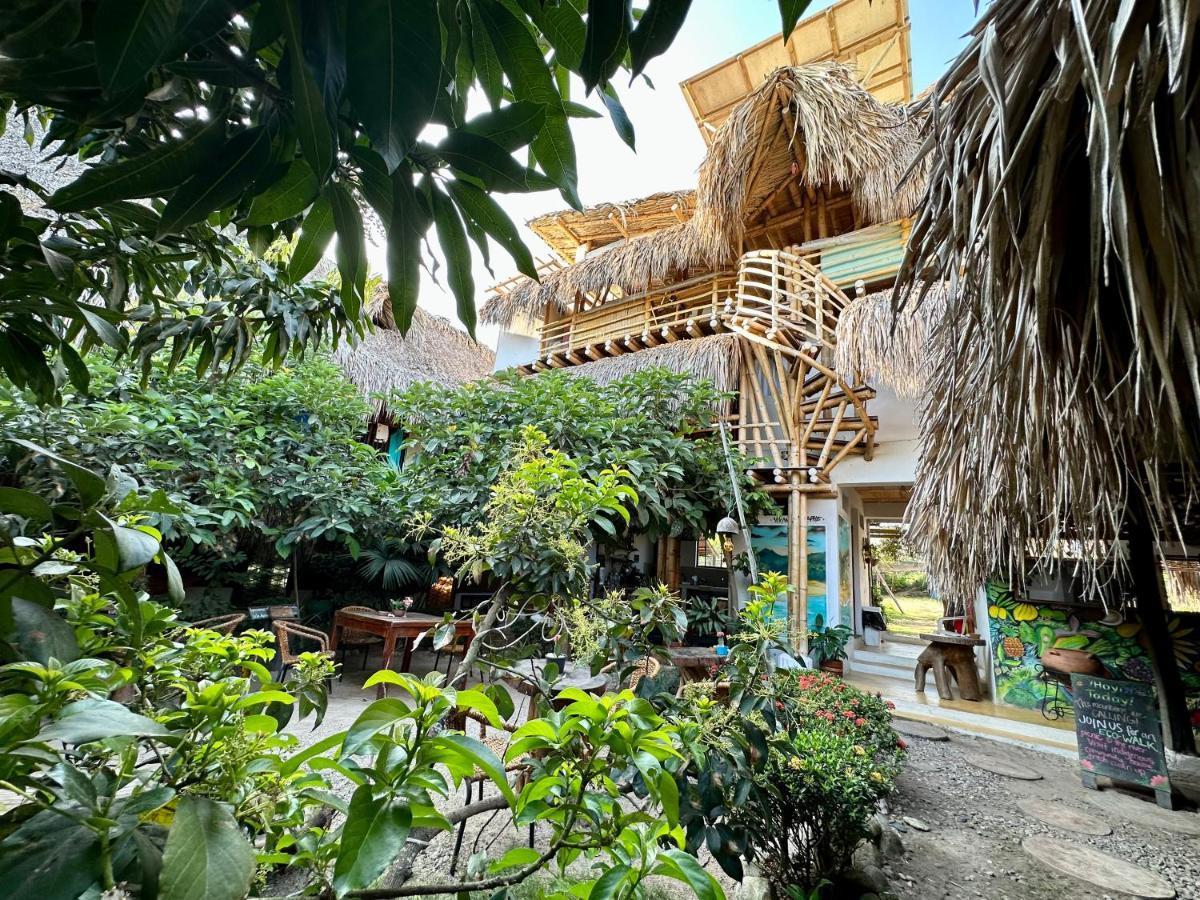 Bella Flor Hostel Palomino Exterior photo