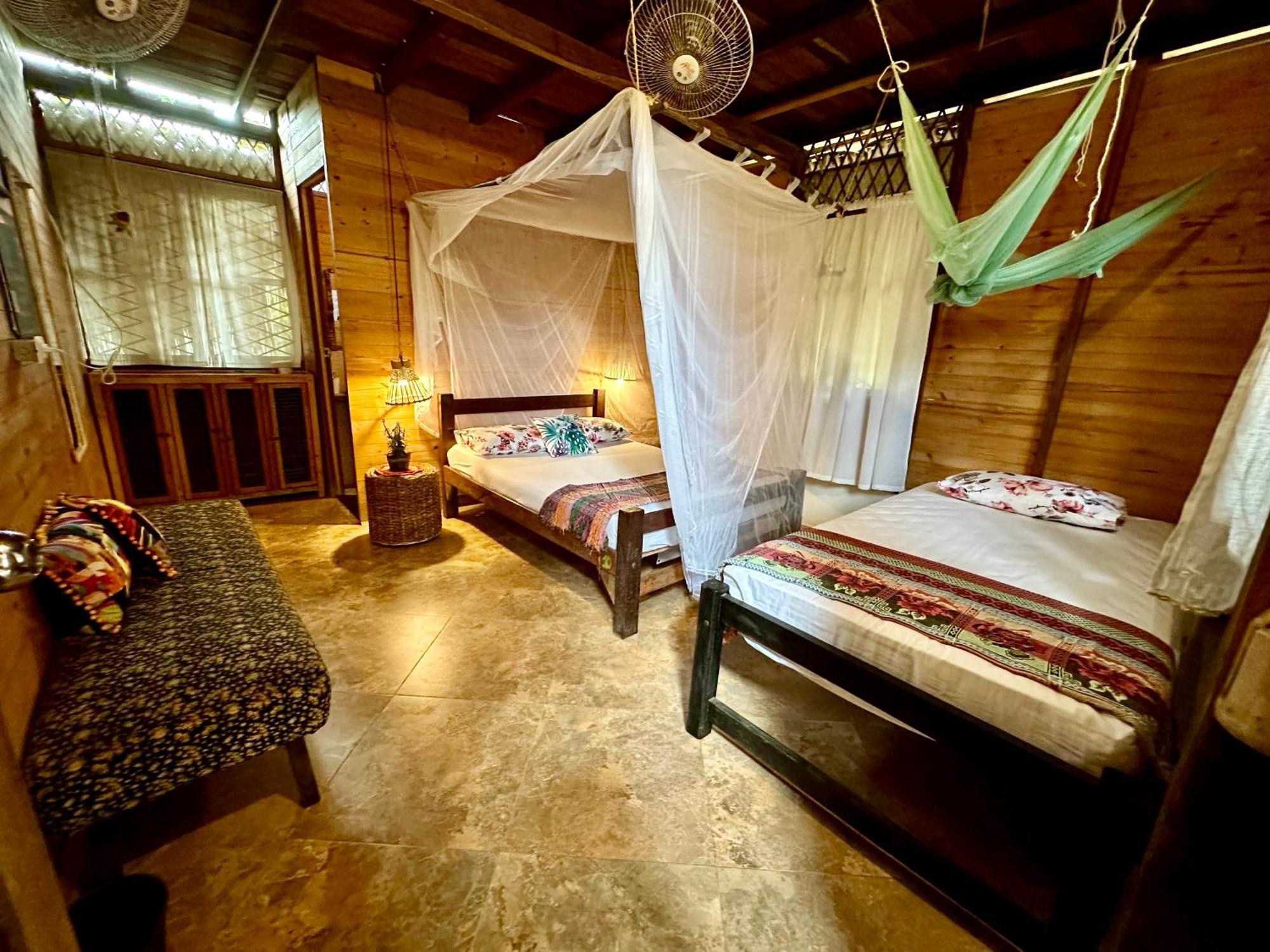 Bella Flor Hostel Palomino Exterior photo