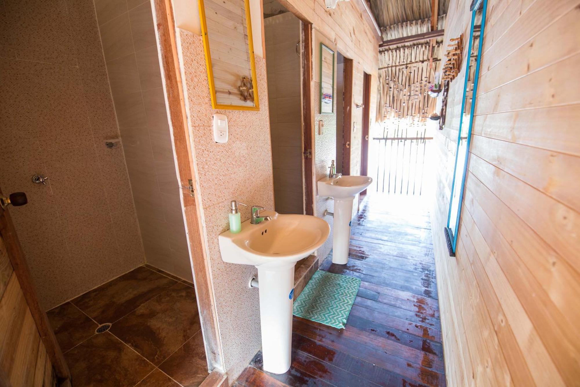 Bella Flor Hostel Palomino Exterior photo