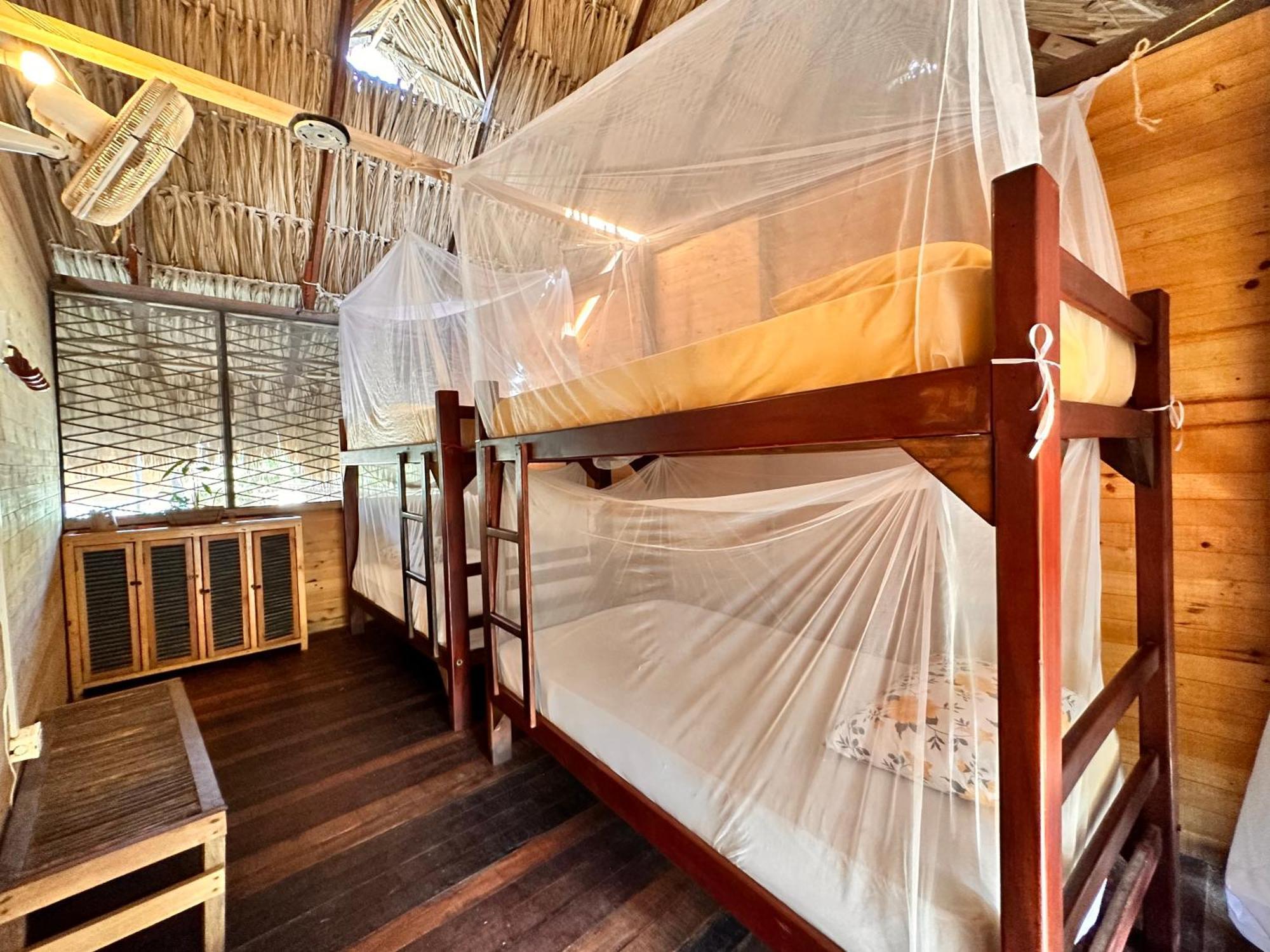 Bella Flor Hostel Palomino Exterior photo