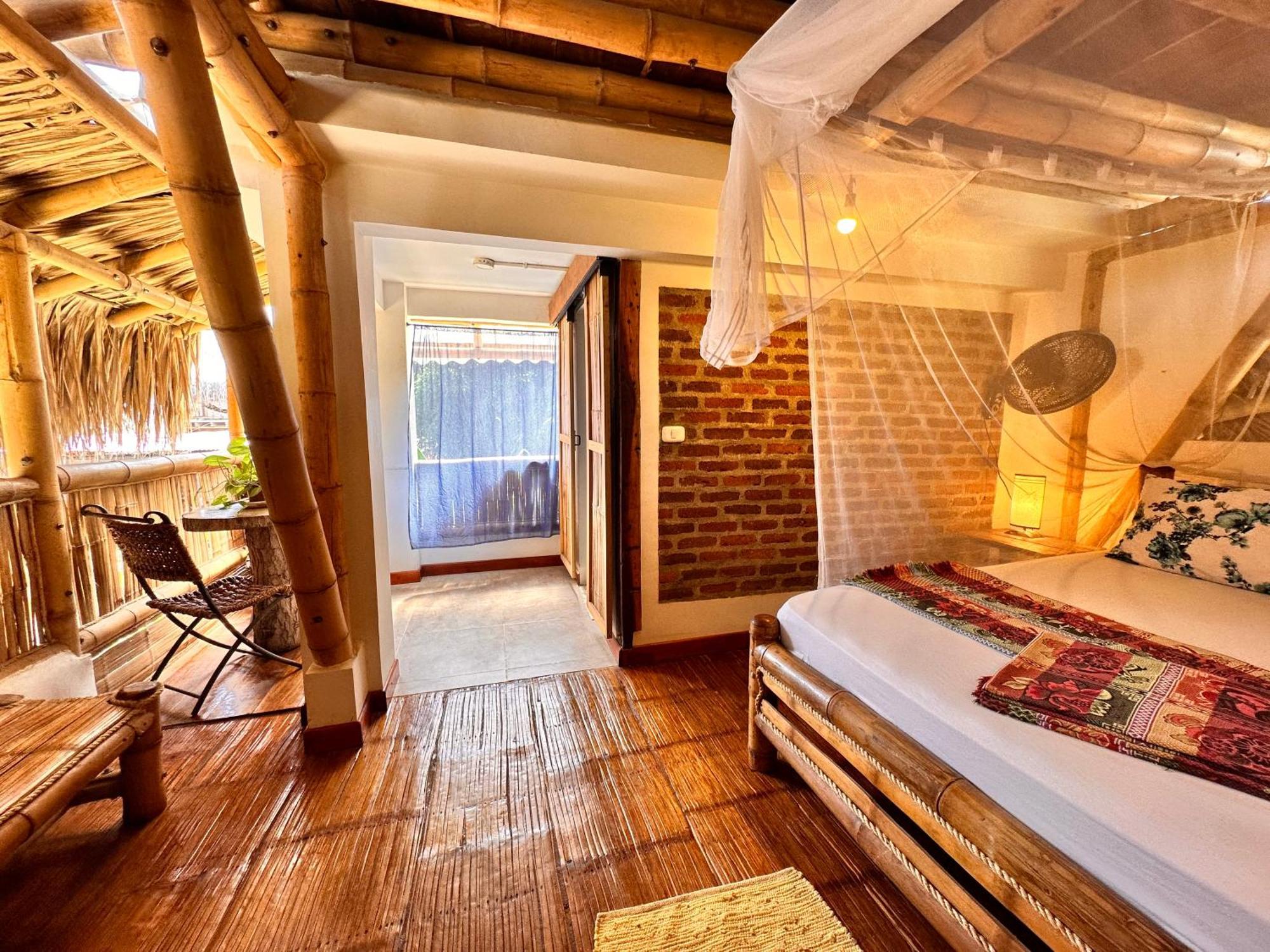 Bella Flor Hostel Palomino Exterior photo